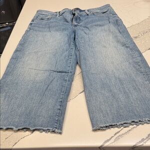 NYDJ Light Blue Cropped Women's Jeans Sz14W Gently Worn